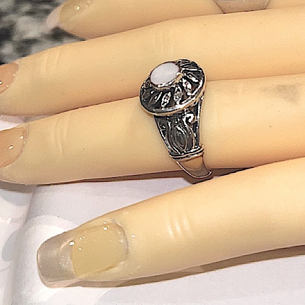 MOTHER OF PEARL STERLING SILVER RING 6 1/2 SILVER LEAFS or FEATHERS .925 - Picture 2 of 7